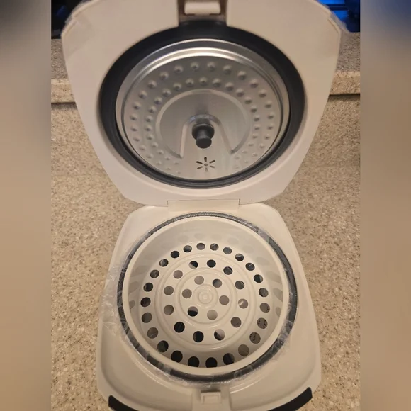 Bluebow Digital Rice Cooker, 6-Cup/2QT Small Rice Maker, 10 Presets, 24-Hr Timer - Picture 8 of 13